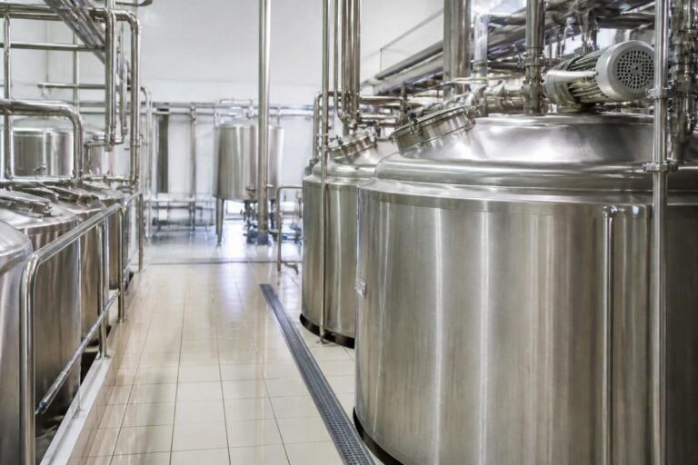 Hygiene und Temperaturkontrolle in der Lebensmittelproduktion – die Rolle von Edelstahlbehältern